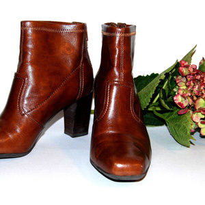 FRANCO SARTO Brown Leather Boots - Size 7 EUC